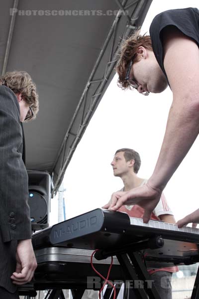 DAN DEACON AND THE ENSEMBLE - 2009-05-31 - PARIS - Parc de la Villette - 